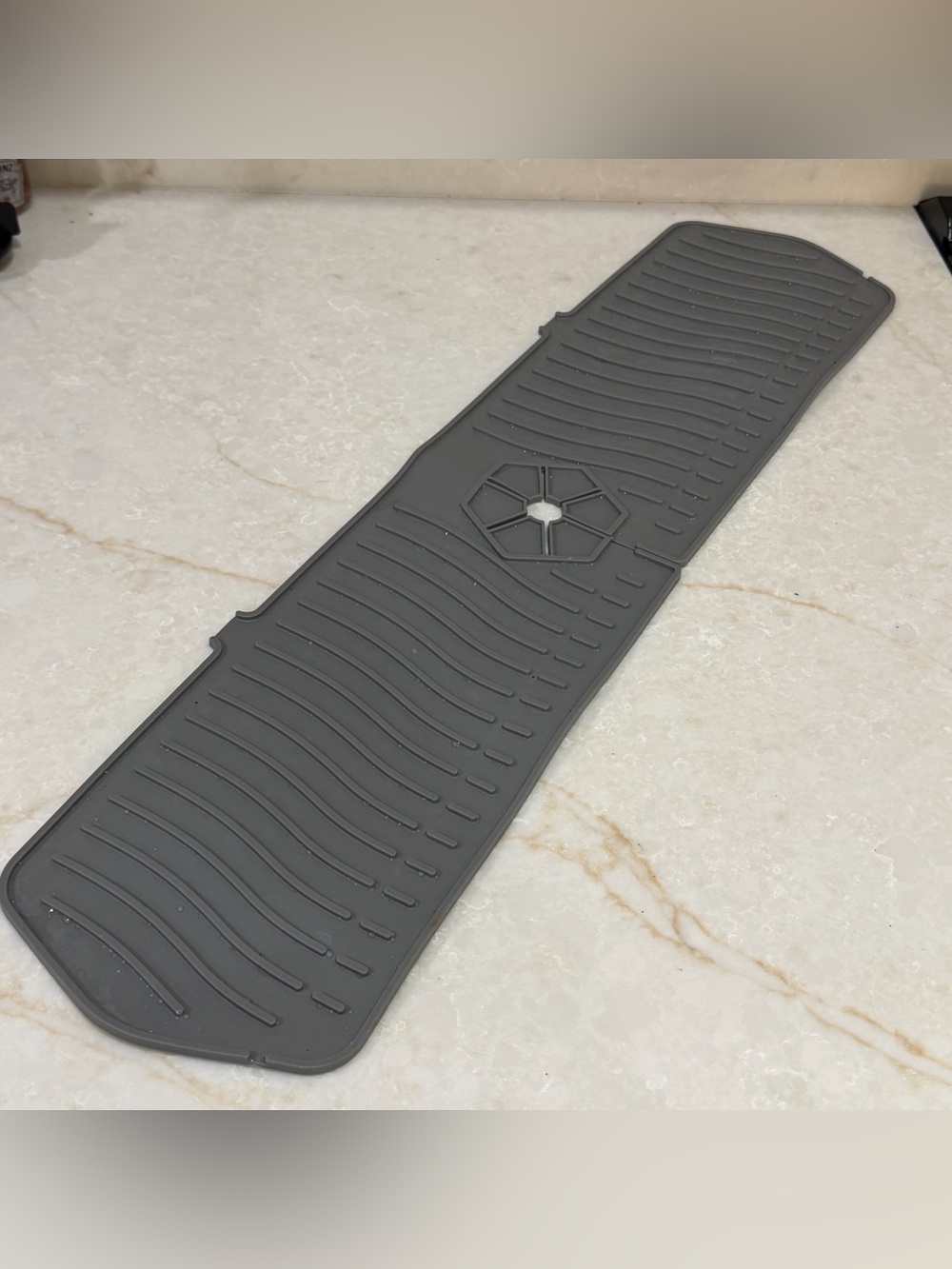 COBETE Kitchen Sink Splash Guard, 24in Faucet Mat Splash Catcher,